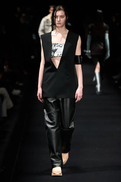 Look 13